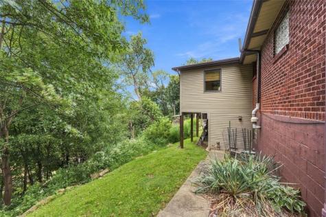 533 Longvue Drive New Kensington PA 15068
