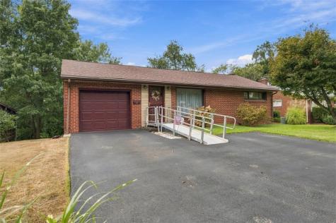 533 Longvue Drive New Kensington PA 15068