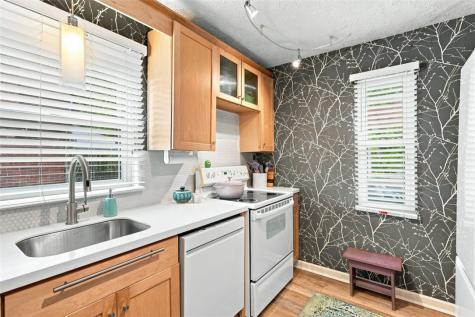 2517 Greensburg Pike Churchill Boro PA 15221