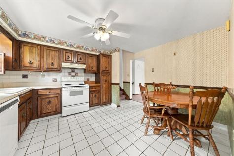702 Woodside Drive Jeannette PA 15644