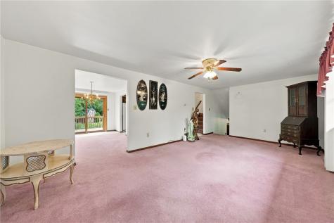 702 Woodside Drive Jeannette PA 15644