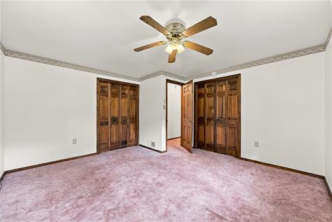 702 Woodside Drive Jeannette PA 15644