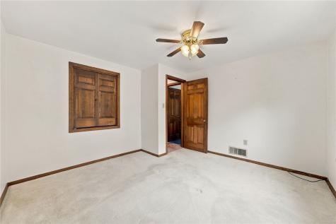 702 Woodside Drive Jeannette PA 15644