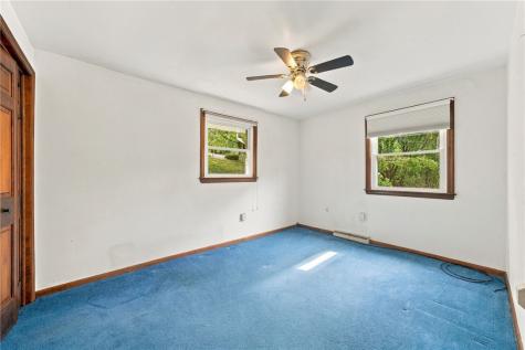 702 Woodside Drive Jeannette PA 15644