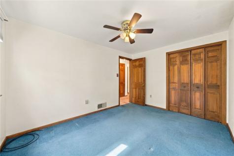 702 Woodside Drive Jeannette PA 15644
