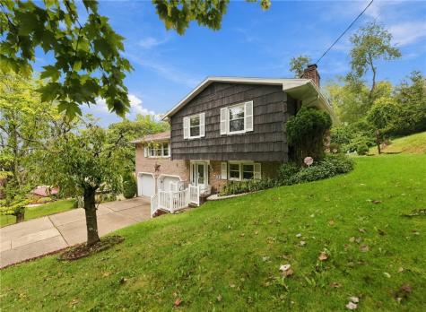 702 Woodside Drive Jeannette PA 15644