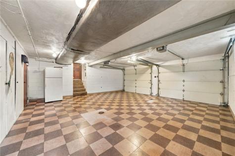 702 Woodside Drive Jeannette PA 15644