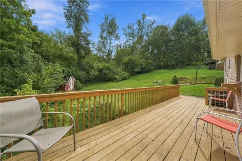 702 Woodside Drive Jeannette PA 15644