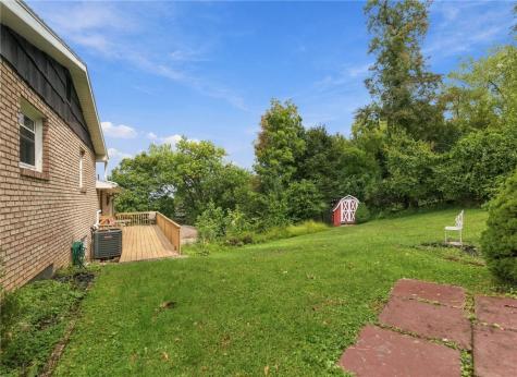 702 Woodside Drive Jeannette PA 15644