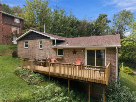 702 Woodside Drive Jeannette PA 15644