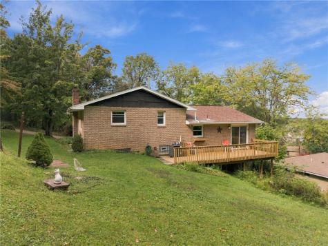 702 Woodside Drive Jeannette PA 15644