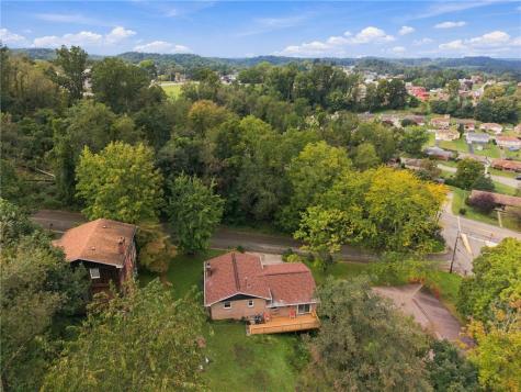 702 Woodside Drive Jeannette PA 15644