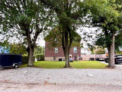 1100 Vine Street Connellsville PA 15425