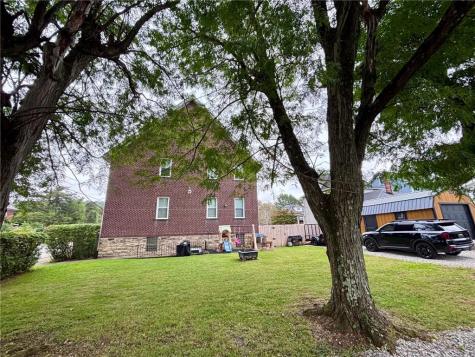 1100 Vine Street Connellsville PA 15425
