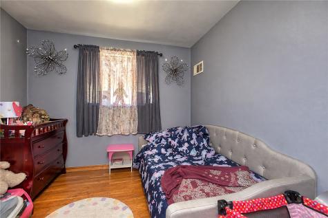 633 Woodward Avenue Stowe Township PA 15136