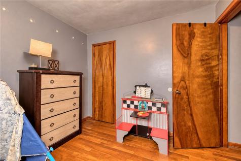 633 Woodward Avenue Stowe Township PA 15136