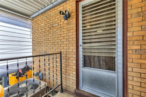 633 Woodward Avenue Stowe Township PA 15136