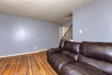 633 Woodward Avenue Stowe Township PA 15136