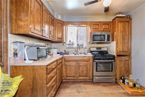 633 Woodward Avenue Stowe Township PA 15136