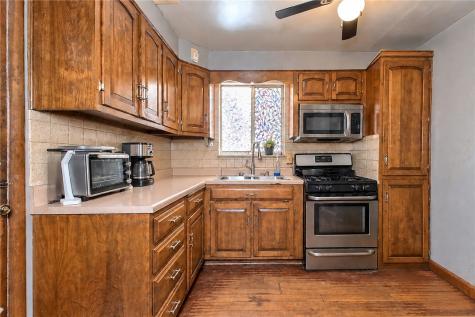 633 Woodward Avenue Stowe Township PA 15136