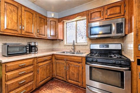 633 Woodward Avenue Stowe Township PA 15136