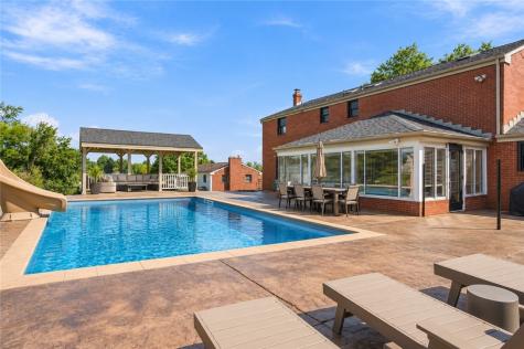 821 Jonathan Drive Bethel Park PA 15102