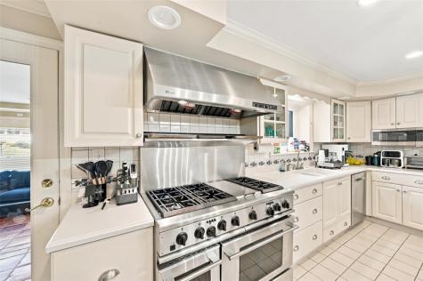 821 Jonathan Drive Bethel Park PA 15102