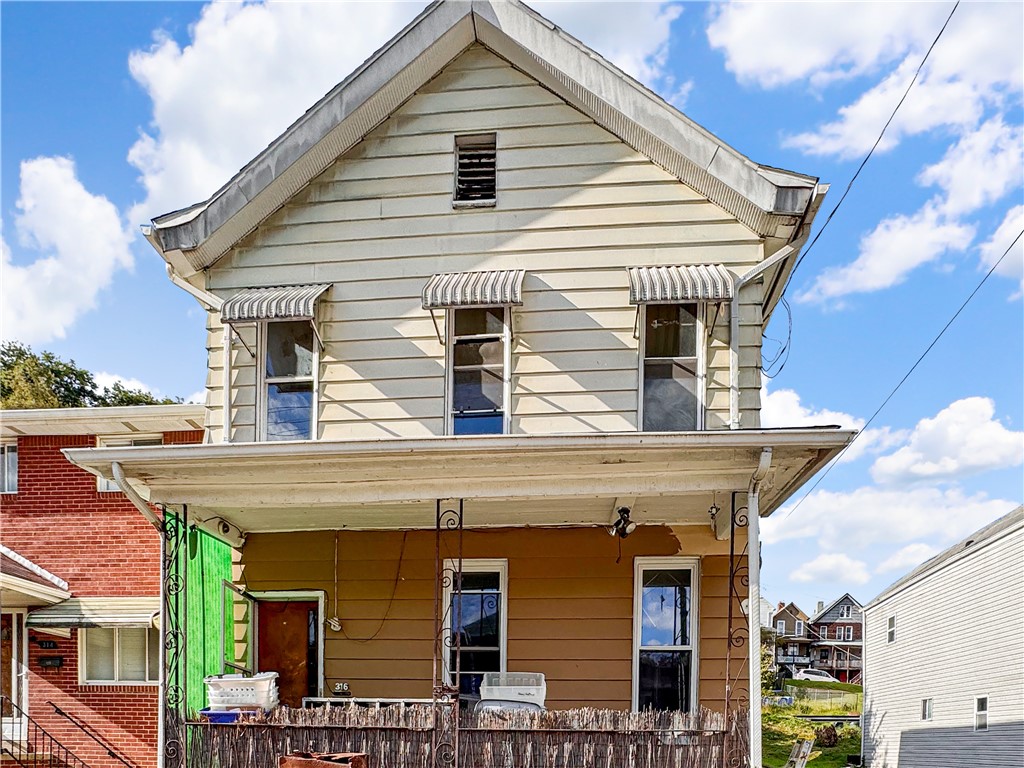 316 2nd Street Pitcairn PA 15140