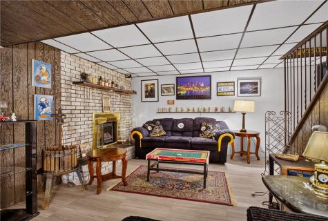 25 Highbury Road Cheswick PA 15024