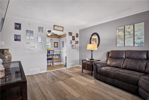 25 Highbury Road Cheswick PA 15024