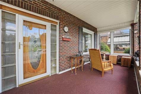 38 Franklin Ellwood City PA 16117