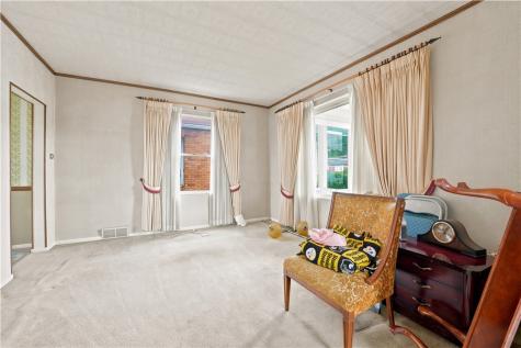 38 Franklin Ellwood City PA 16117