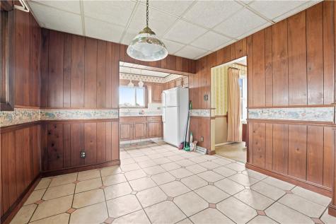 38 Franklin Ellwood City PA 16117