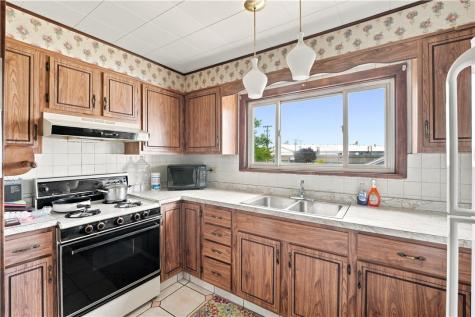 38 Franklin Ellwood City PA 16117