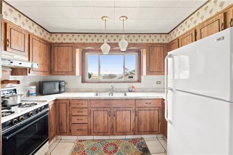 38 Franklin Ellwood City PA 16117