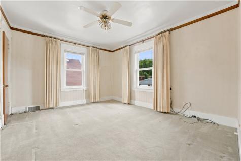 38 Franklin Ellwood City PA 16117