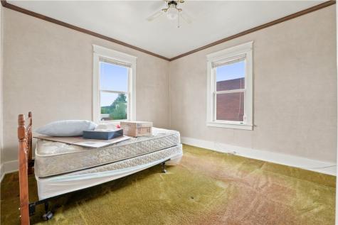 38 Franklin Ellwood City PA 16117