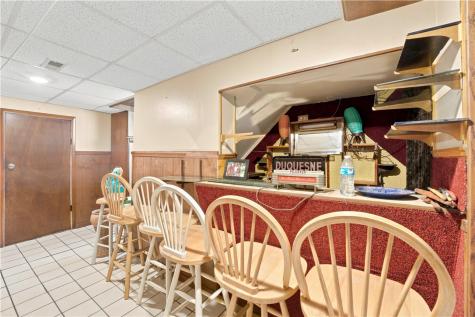 38 Franklin Ellwood City PA 16117