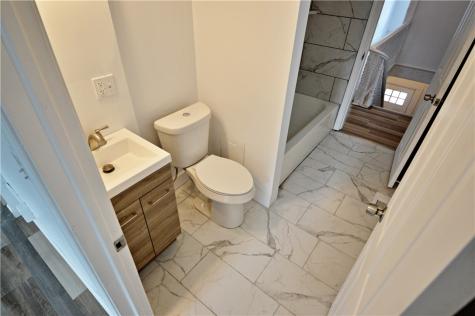 632 Industry Street Arlington PA 15210