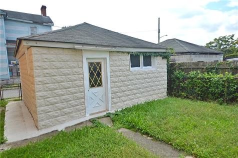 632 Industry Street Arlington PA 15210