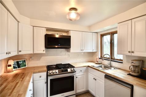 3056 Earlsmere Avenue Dormont PA 15216