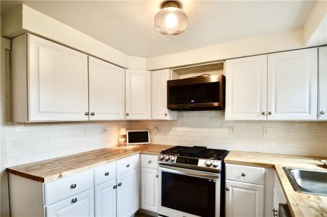 3056 Earlsmere Avenue Dormont PA 15216