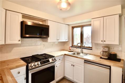 3056 Earlsmere Avenue Dormont PA 15216