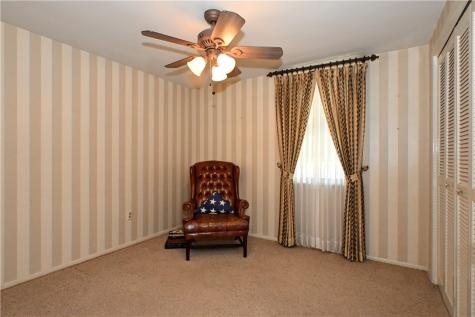 5015 Elmwood Drive Baldwin Boro PA 15227