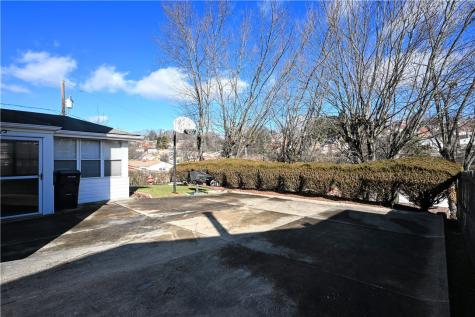 5015 Elmwood Drive Baldwin Boro PA 15227