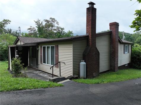 513 Three Mile Hill Bullskin Township PA 15666