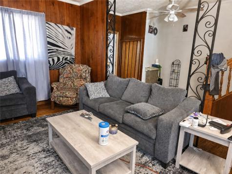 517 Margaret Street Mt Oliver PA 15210