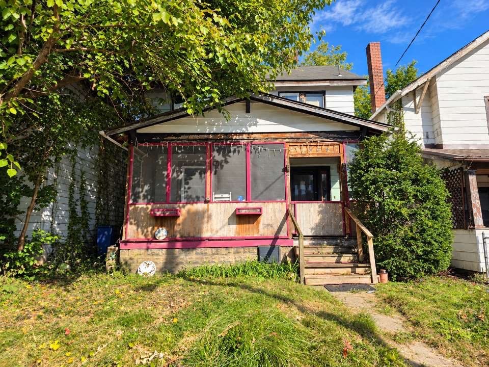 1524 Leishman Avenue New Kensington PA 15068