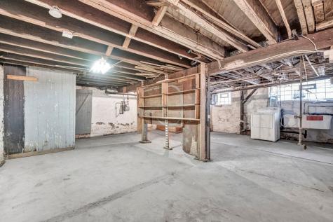 1107 Woodward Avenue Mckees Rocks PA 15136