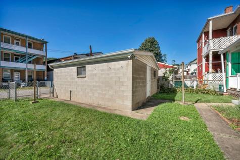 1107 Woodward Avenue Mckees Rocks PA 15136